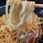マルトクラーメン - 麺アップ