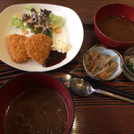 ぶーじゅ - メイン(ヒレカツ)と小鉢2つ　味噌汁　カレー