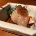 焼き鳥 とりら - 胸刺し白肝ネギ巻き