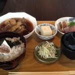 本濱 - 2012/04 鯛めし定食 さしみ あら煮 唐揚げ 付き 1,200円