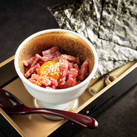 馬刺しユッケ　有明焼き海苔