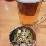 ニュー 加賀屋 - お通しと生ビール。