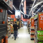 Sam's Groceria - 広い通路。