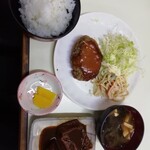 Tonkatsuno Maruei - ハンバーグ定食530円+おでん大根·厚揚げ各60円。
                        合計で650円のランチです。