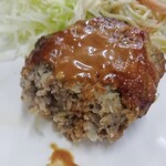 とんかつの丸栄 - 厚みもありました。ハンバーグ(^_^;)