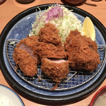 とんかつ檍 - ひれかつが３個乗っています！