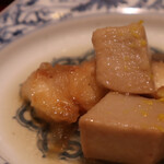 銀座 結絆 - マナガツオと海老芋の揚げ煮]