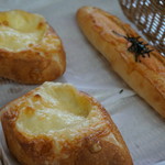 ジュール - ほぼチーズのチーズフランスとやさしい味の明太子フランス