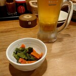 Uma Karaage To Izake Meshi Miraizaka - 生ビールで乾杯