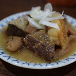 朝めし酒場 ナニコレ食堂 - もつ煮込み（ハーフ）