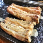 かぶと - 浜松の天然うなぎと鹿児島の横山さんの養殖うなぎの食べ比べ