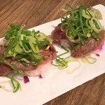 肉バル MEAT'S - 神戸ビーフの肉寿司 1199円