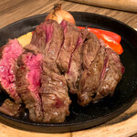 肉バル MEAT'S - ハラミのステーキ 1599円