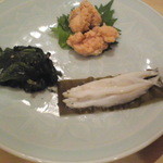 魚真 - お通し(鯛の子・白魚・小松菜)