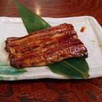 Ushiwaka maru - 中蒲焼き。焼きも好く香ばしい仕上がり。