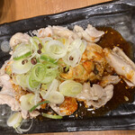Yakitori Yoneda - よだれ鶏　600円
                        これ、ピリ辛で、美味いんです！
                        殆ど一人で食べました。