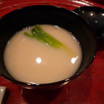 草喰 なかひがし - こごみと芽かんぞうが入った白みそ椀