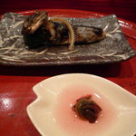 草喰 なかひがし - 見返り岩魚　部位別に焼いてあります