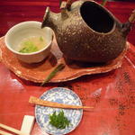 草喰 なかひがし - 竹の子と若芽の土瓶蒸し