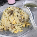 大八 - チャーハンと中華スープ