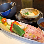 Hidagyuu Ittouya Ginza Bakuroichidai - サラダ、豆腐