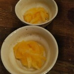 嵐を呼ぶ漁師小屋 - 付きだしとびこで和えたイカ