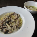 三日月 - キノコと自家製ベーコンのクリームパスタ