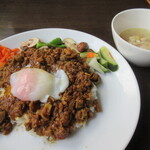 三日月 - 豚ひき肉とごぼうのカレー