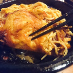 平塚バル ＳＯＬＥ - 石焼き玉子とじミートソースパスタ(仮)④