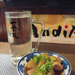 Indhi An - 芋お湯割り＆スジコン小鉢。