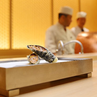 京懐石へのこだわりや地の物を融合させた、攻めの京風天ぷら。
