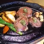 とん亭 - ダチョウ肉ステーキ