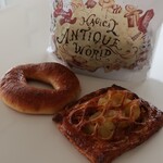 ハートブレッドアンティーク - 塩パンと林檎のデニッシュ。ショップバッグがかわいい～！