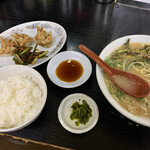 長浜ラーメンとん吉 - 定食♪