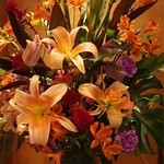 インペリアルラウンジ アクア - お店の入口に飾られていた生花（ユリ）