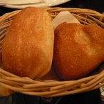 ラ・ピッコラ・ターヴォラ - 自家製パン