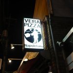 ラ・ピッコラ・ターヴォラ - 看板