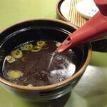 Tengu - 蕎麦湯を注ぎます