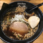 牛もつラーメン 白黒 - 豚骨白湯　醤油