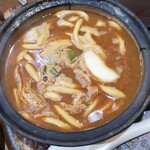 山本屋総本家 - 味噌煮込みうどん 玉子入り (卵は沈んでいる)