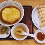 ぎょうざの満洲  - 天津飯と餃子