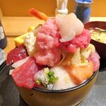 Sushi Sada - ちらし（大盛）1,300円