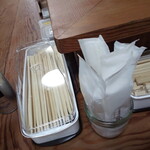 なにや - 箸箱とウェットティシュー入れが2020年から導入されました