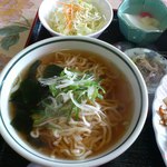 パンダ美食 - セットの半ラーメンです。