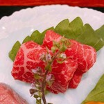 神戸牛 ステーキ割烹 雪月花 炭火焼 - 神戸牛の生刺し