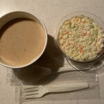 ケンタッキーフライドチキン - 左オニオンクリームスープ、右コールスローM