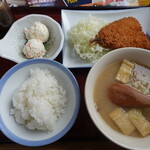 山田うどん食堂 - 豚汁定食(690円)