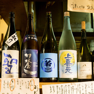 We offer chu-hi made with homemade lemon syrup and local sake from all over the country.