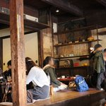 町家喫茶 三宅商店 - 歴史の長さを感じさせる店内