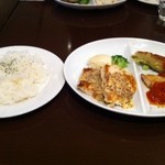 ランチ日替わり（肉＋ハーフ魚）